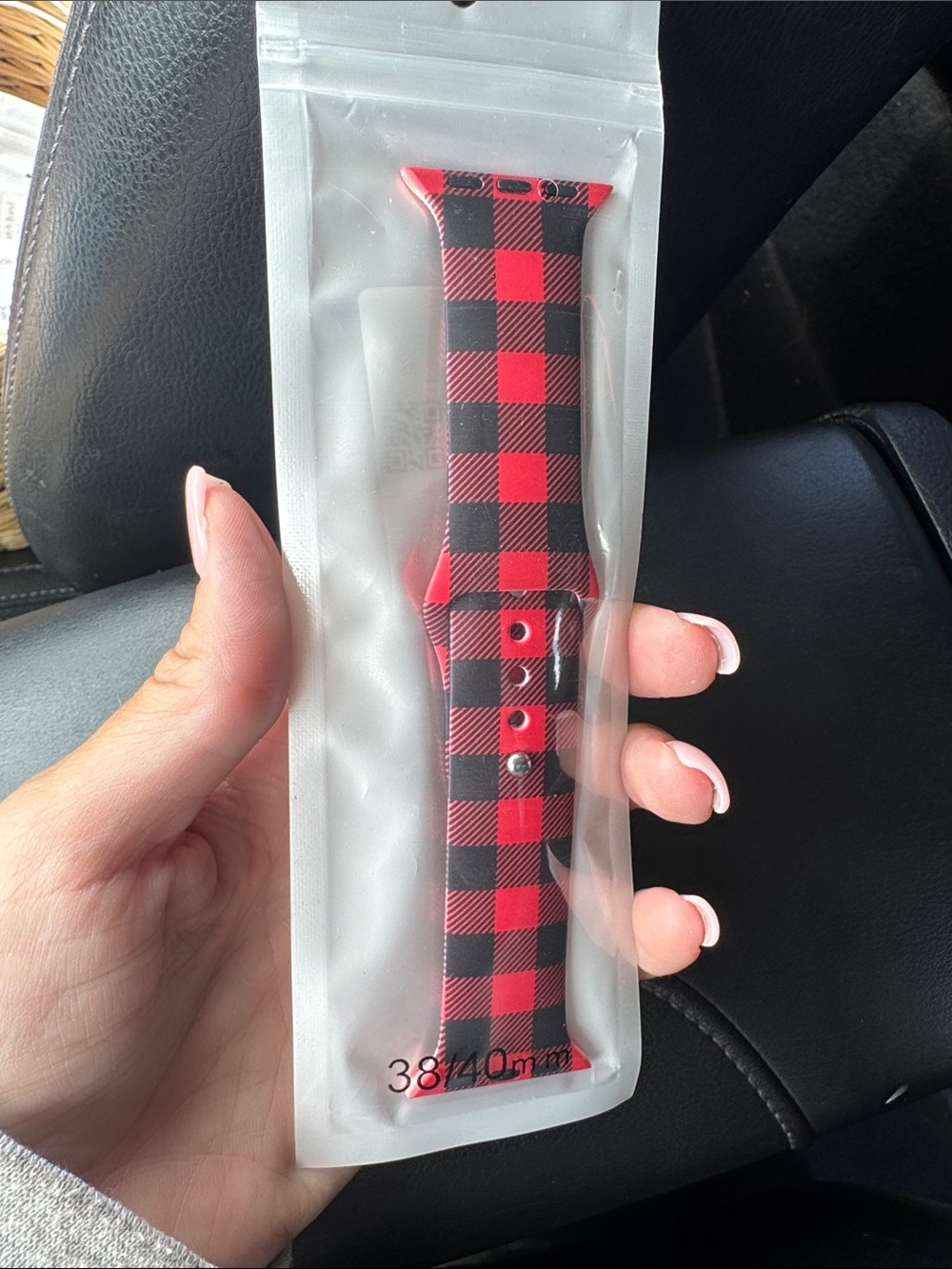 Source Unknown Red and Black Buffalo Plaid Apple Watch Band (38/40mm)